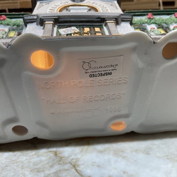 Dept. 56 North Pole Series Hall of Records 56392 Retired Christmas Village 1996 - Picture 10 of 14